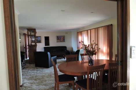 Property photo of 19 Sutherland Court Endeavour Hills VIC 3802