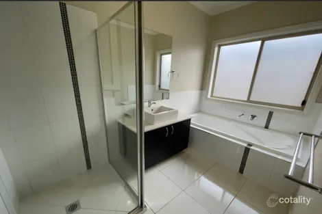 Property photo of 16 Castleton Street Wodonga VIC 3690