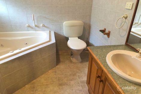 25 Denny Pl, Melton South, VIC 3338