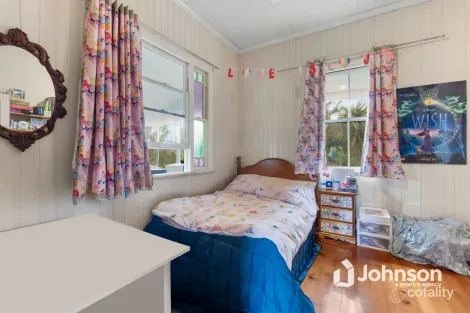 Property photo of 23 Brisbane Road Ebbw Vale QLD 4304