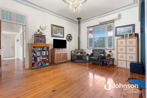 Property photo of 23 Brisbane Road Ebbw Vale QLD 4304