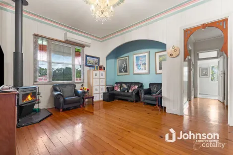 Property photo of 23 Brisbane Road Ebbw Vale QLD 4304