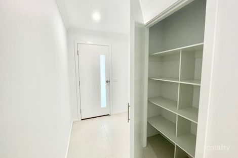 Property photo of 12 Kalamundra Drive Werribee VIC 3030