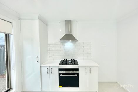 Property photo of 12 Kalamundra Drive Werribee VIC 3030