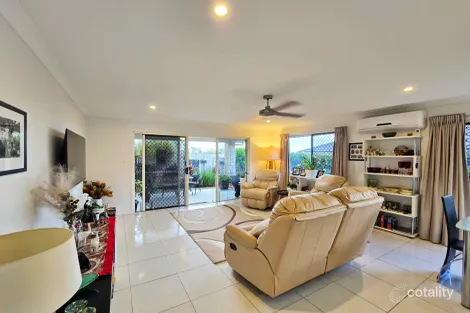 Property photo of 27 Bowerbird Street Deebing Heights QLD 4306
