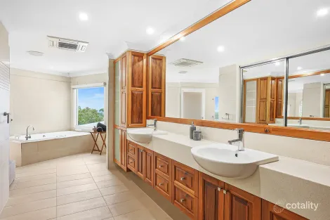 Property photo of 48 Yarrawonga Drive Castle Hill QLD 4810