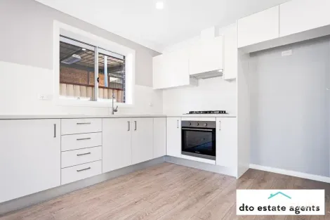 Property photo of 7 Webb Close Edensor Park NSW 2176