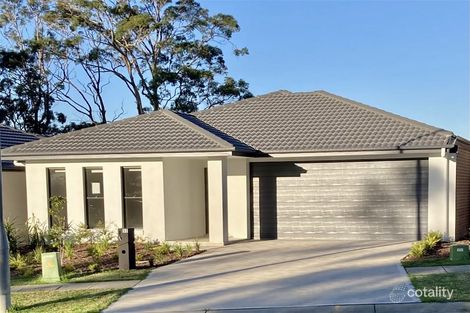 32 Van Stappen Rd, Wadalba, NSW 2259