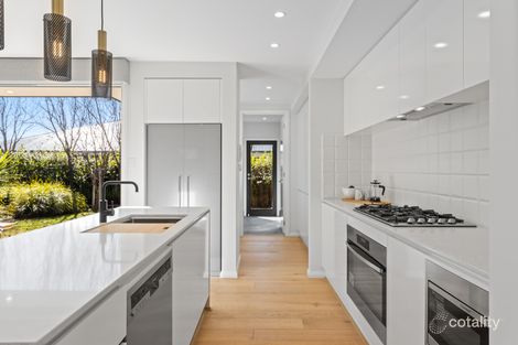 Property photo of 33 William Maker Drive Orange NSW 2800