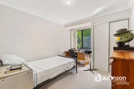 Property photo of 21 Whitely Circuit Maudsland QLD 4210