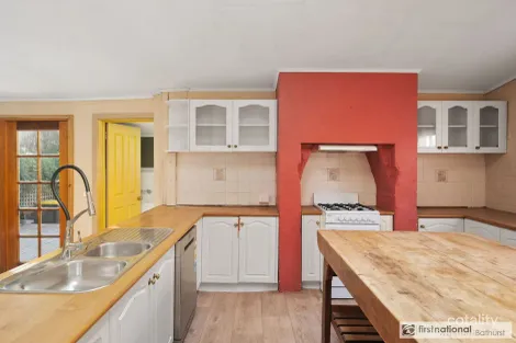 Property photo of 170 Stewart Street Bathurst NSW 2795