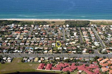 2/55 Lapoinya Cres, Warana, QLD 4575