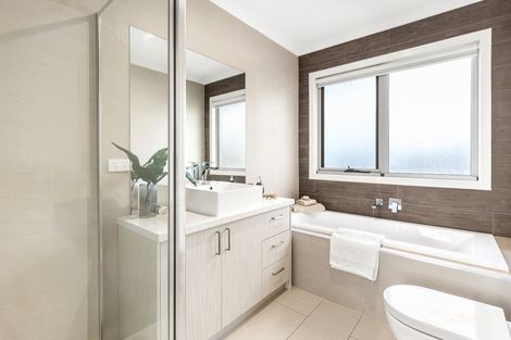 Property photo of 1/13 Warrs Road Maribyrnong VIC 3032