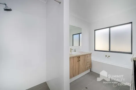 Property photo of 2 Donnelly Road Binningup WA 6233