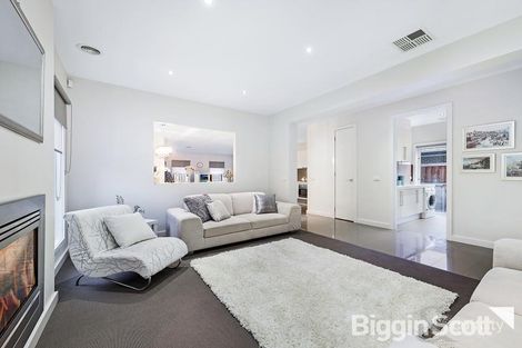 Property photo of 118 Clarendon Drive Keysborough VIC 3173