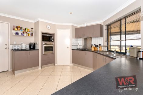 Property photo of 10 Ashkey Boulevard Yakamia WA 6330