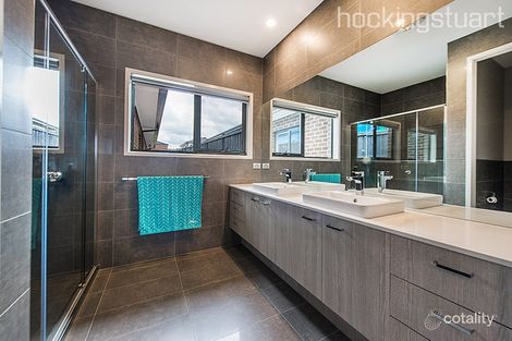 Property photo of 4 Ponds Way Narre Warren North VIC 3804