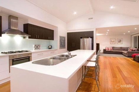 Property photo of 8 Alverstone Grove Mount Eliza VIC 3930