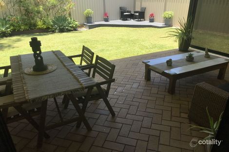 Property photo of 18 Rushcutters Court Sandstone Point QLD 4511