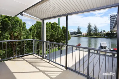 2/1 Vernia Pl, Biggera Waters, QLD 4216