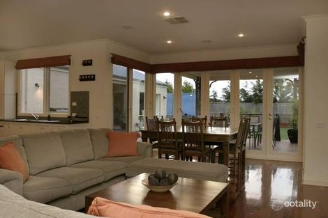 Property photo of 15 Peppertree Avenue Narre Warren South VIC 3805