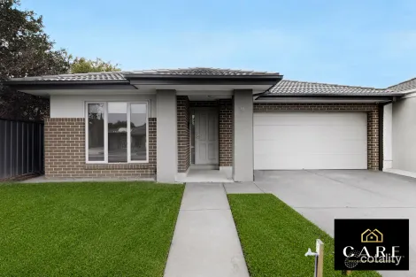 18 Arbourlea Bvd, Cranbourne North, VIC 3977