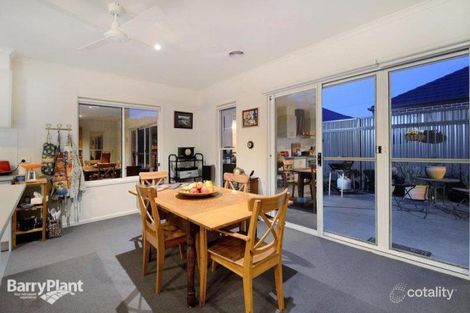 Property photo of 10 Harlesden Circuit Pakenham VIC 3810
