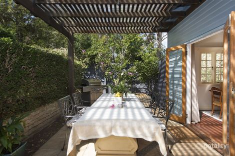 Property photo of 19 Beryl Crescent Holland Park QLD 4121