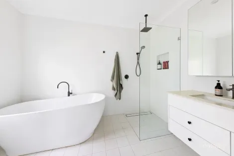 Property photo of 48 Kenneth Road Manly Vale NSW 2093