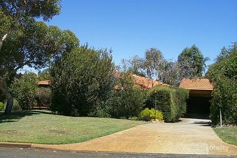 4 Rae Pl, Leeming, WA 6149