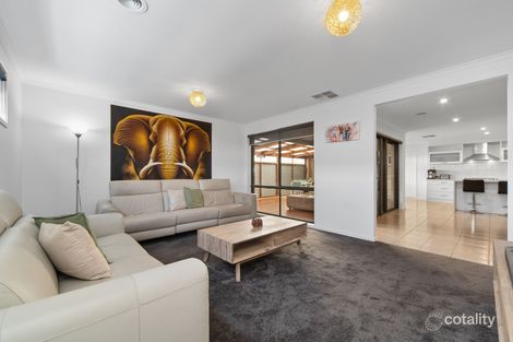 Property photo of 1 Madisson Crescent Carrum Downs VIC 3201
