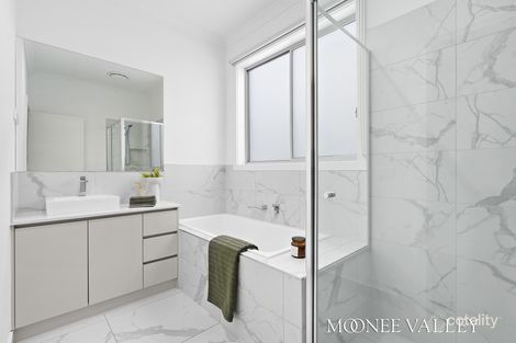 Property photo of 26 Stonecutter Crescent Wollert VIC 3750