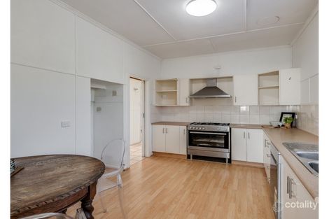 Property photo of 16 Ross Street Mount Lofty QLD 4350