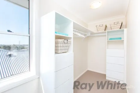 Property photo of 2 Kuraman Close Macquarie Hills NSW 2285