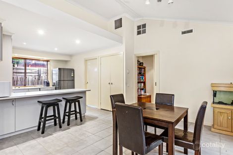 Property photo of 14 Essue Court Mill Park VIC 3082