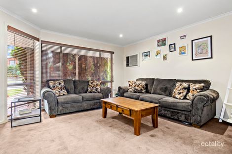 Property photo of 14 Essue Court Mill Park VIC 3082