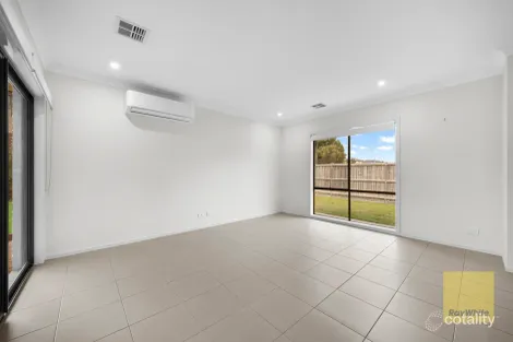 Property photo of 59 Saltmarsh Crescent Point Cook VIC 3030