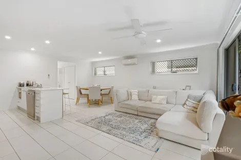 Property photo of 33/188 Gainsborough Drive Pimpama QLD 4209