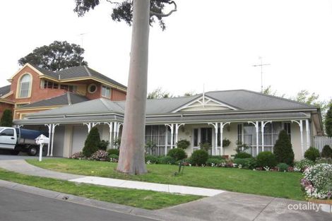 40 Quarry Hills Dr, Berwick, VIC 3806