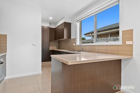 Property photo of 5 Misha Boulevard Endeavour Hills VIC 3802