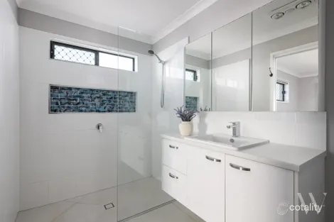 Property photo of 25 Excalibur Crescent Southside QLD 4570
