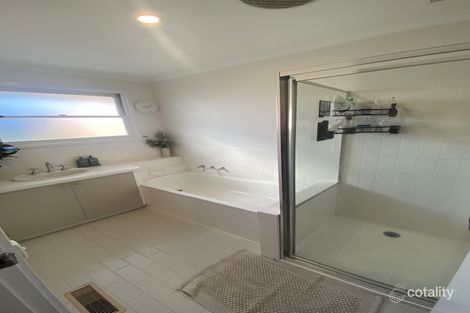 Property photo of 4 Hedline Place Macleod VIC 3085