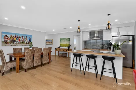Property photo of 5 Warburton Way Warrnambool VIC 3280