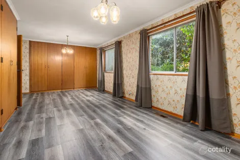 Property photo of 128 Waverley Road Chadstone VIC 3148
