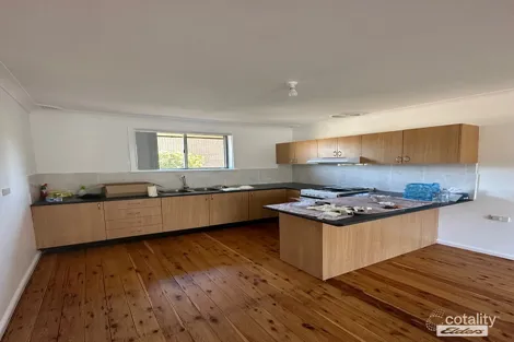 Property photo of 2/17 Pine Crescent Coniston NSW 2500