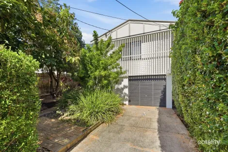 24 CRANMORE ST, RED HILL, QLD 4059