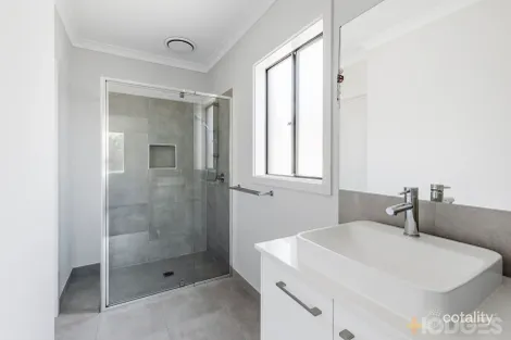 Property photo of 12 Chamberlain Drive Armstrong Creek VIC 3217