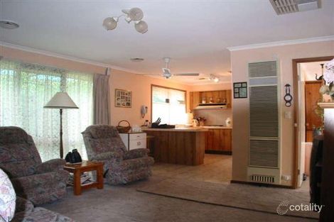 Property photo of 16 Wallaby Avenue Kangaroo Flat VIC 3555