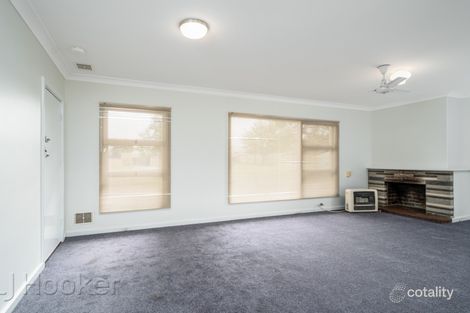 6 Elderfield Rd, Waterford, WA 6152