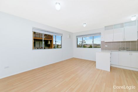 Property photo of 2/70 Uriarra Road Crestwood NSW 2620